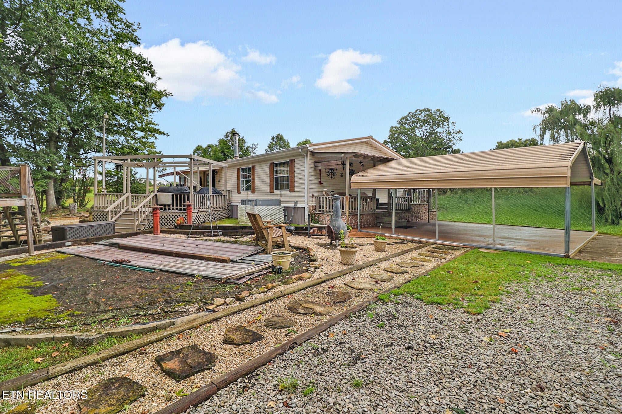 592 Heidel Rd