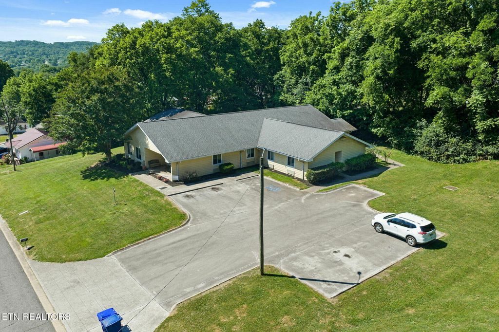 Photo of 825 Donna St, Morristown, TN 37814 (MLS # 1341957)