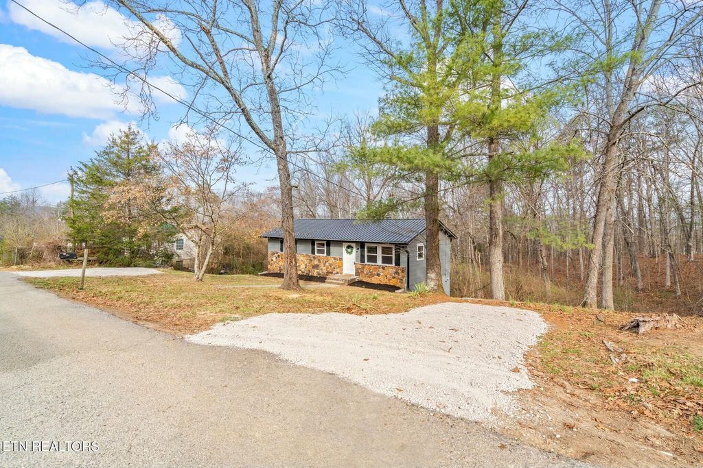 Photo of 234 Jackson Drive, Harriman, TN 37748 (MLS # 1293465)