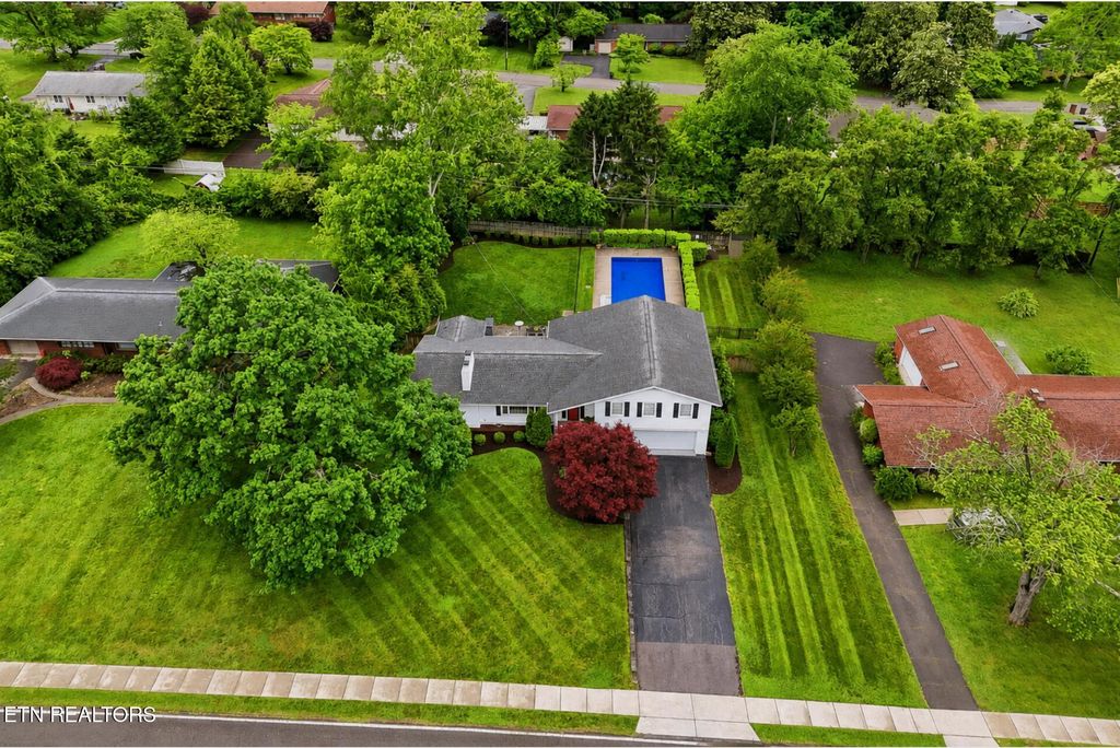 Photo of 7009 Sheffield Drive, Knoxville, TN 37909 (MLS # 1340786)