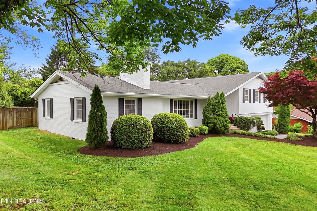 Photo of 7009 Sheffield Drive, Knoxville, TN 37909 (MLS # 1340786)