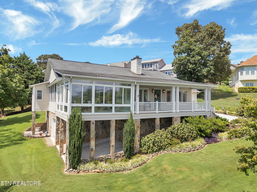 Photo of 353 Southshore Drive, Greenback, TN 37742 (MLS # 1296363)