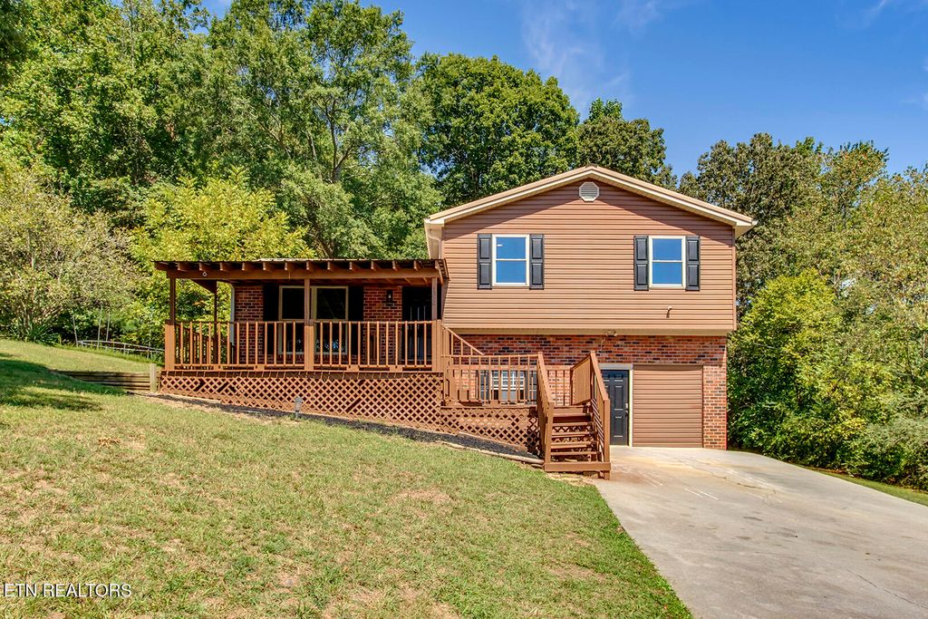 Photo of 1220 Mountain View Circle, Etowah, TN 37331 (MLS # 1315633)
