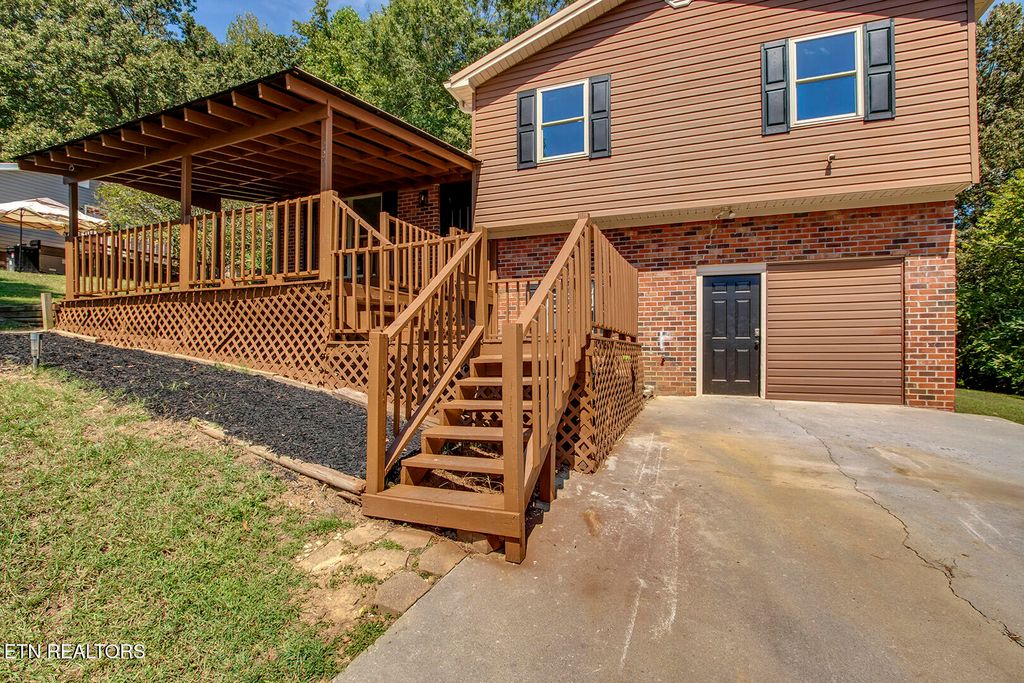 Photo of 1220 Mountain View Circle, Etowah, TN 37331 (MLS # 1315633)