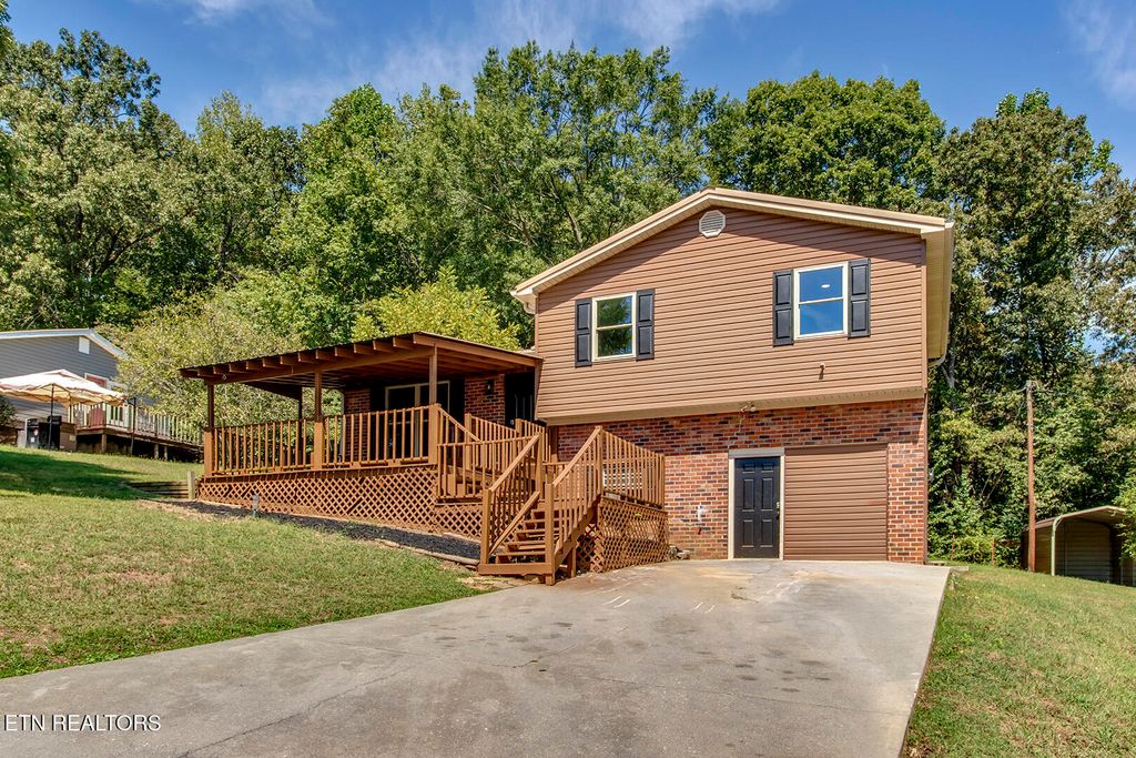 Photo of 1220 Mountain View Circle, Etowah, TN 37331 (MLS # 1315633)