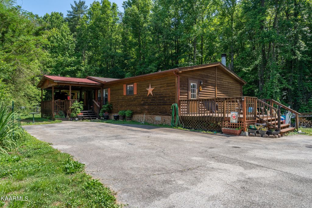 Photo of 232 Shady Rd, Oliver Springs, TN 37840 (MLS # 1229199)