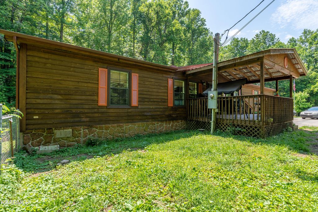 Photo of 232 Shady Rd, Oliver Springs, TN 37840 (MLS # 1229199)
