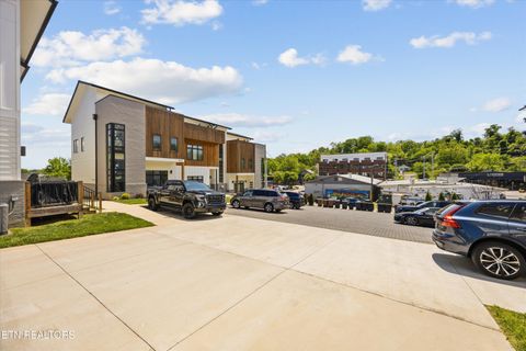 Tiny photo for 902 Phillips Ave #102, Knoxville, TN 37920 (MLS # 1338072)