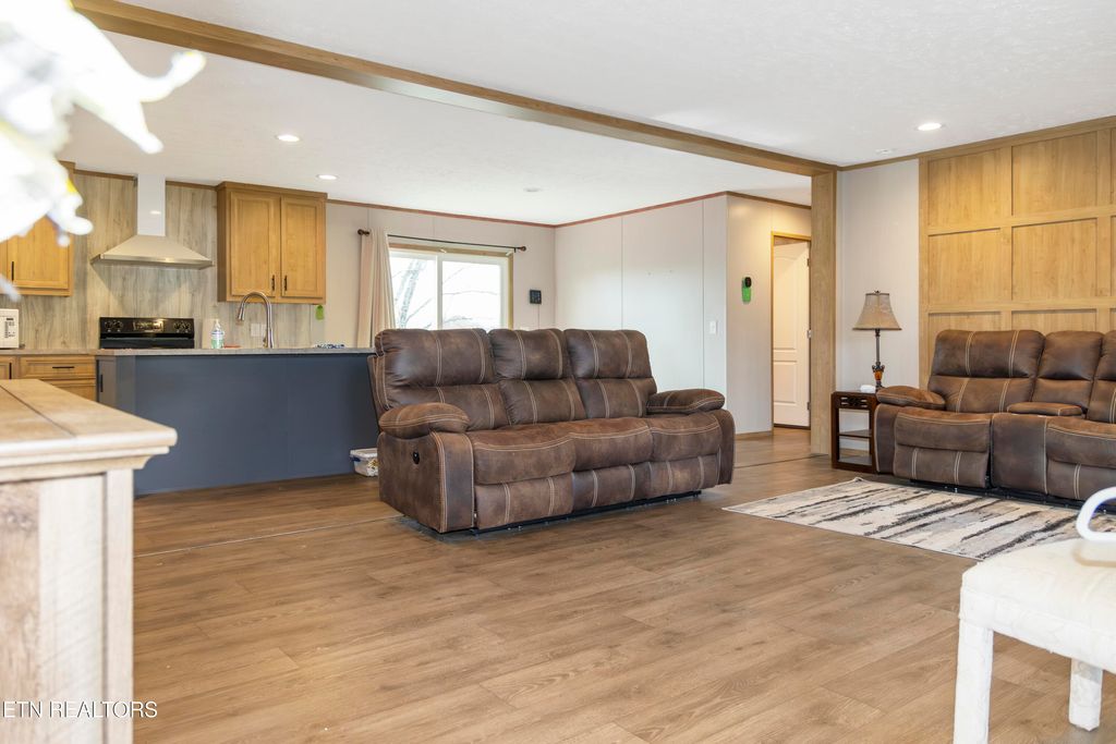 Photo of 700 Elaine Drive, Tazewell, TN 37879 (MLS # 1283190)