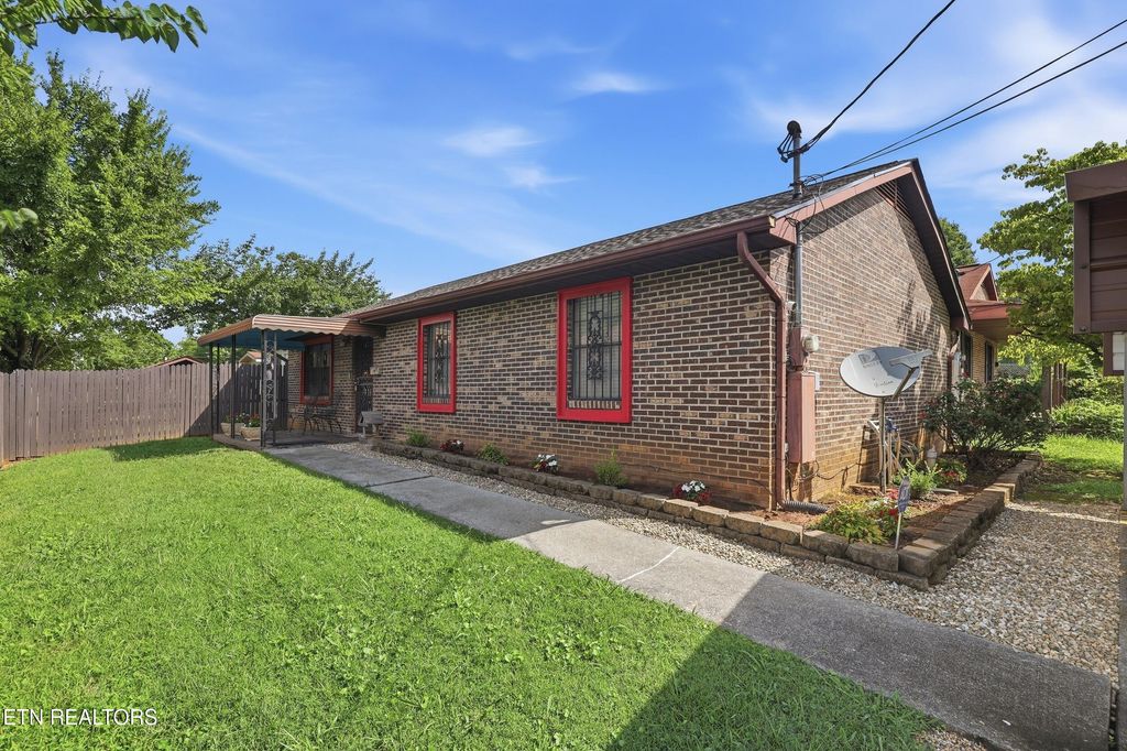 Photo of 3205 Lansing Ave, Knoxville, TN 37914 (MLS # 1348568)