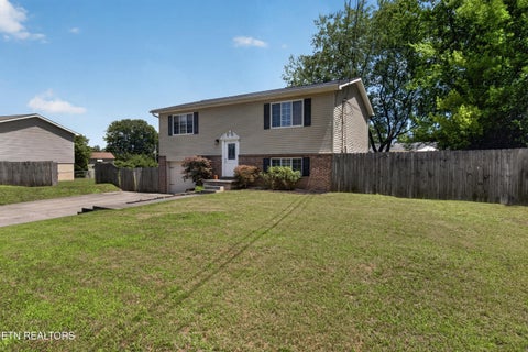 Tiny photo for 10004 Branchview Drive, Knoxville, TN 37932 (MLS # 1347353)