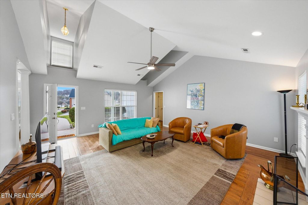 Photo of 1922 Wayside Rd, Knoxville, TN 37931 (MLS # 1326915)