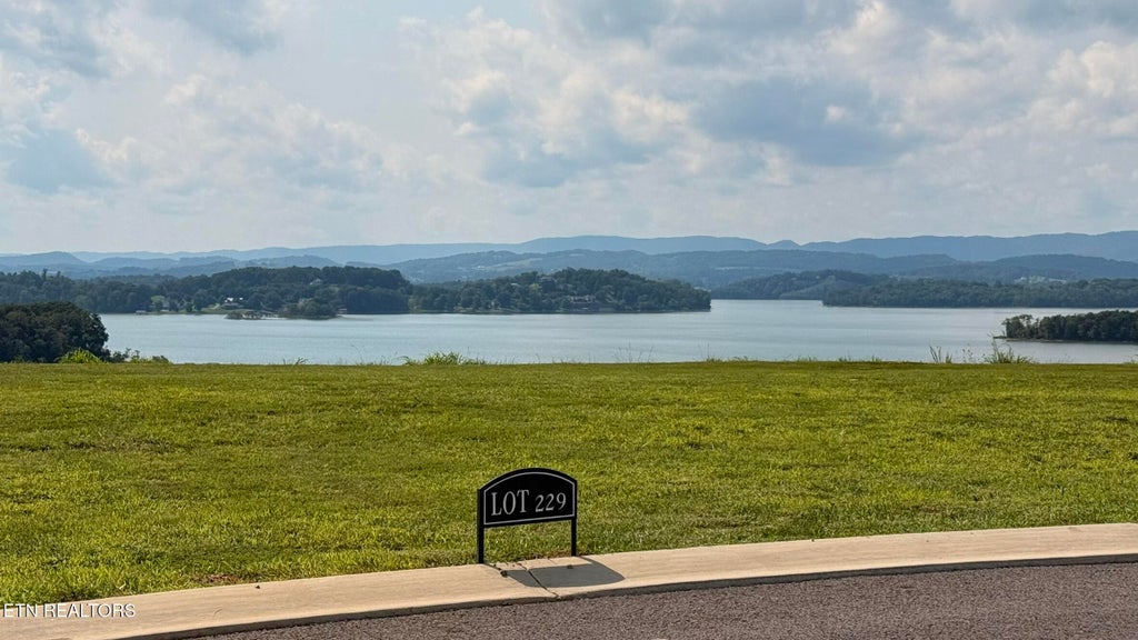 Photo of 229 Heritage Shore, Morristown, TN 37814 (MLS # 1352236)