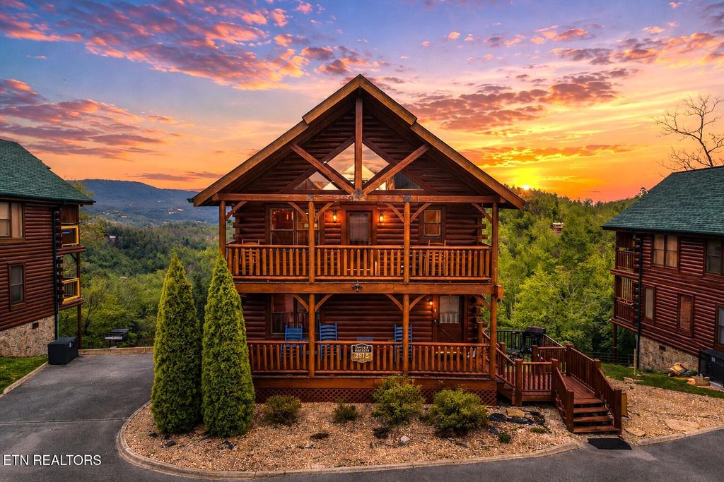 Photo of 2815 White Oak Ridge Lane, Sevierville, TN 37862 (MLS # 1340848)