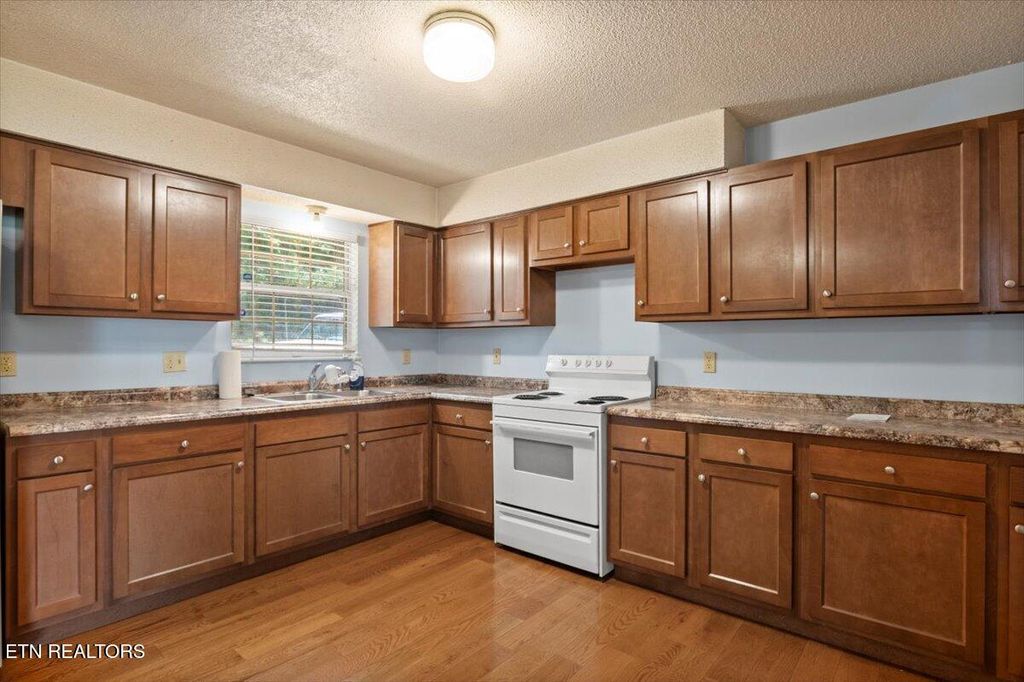 Photo of 546 Park Rd, Caryville, TN 37714 (MLS # 1308419)