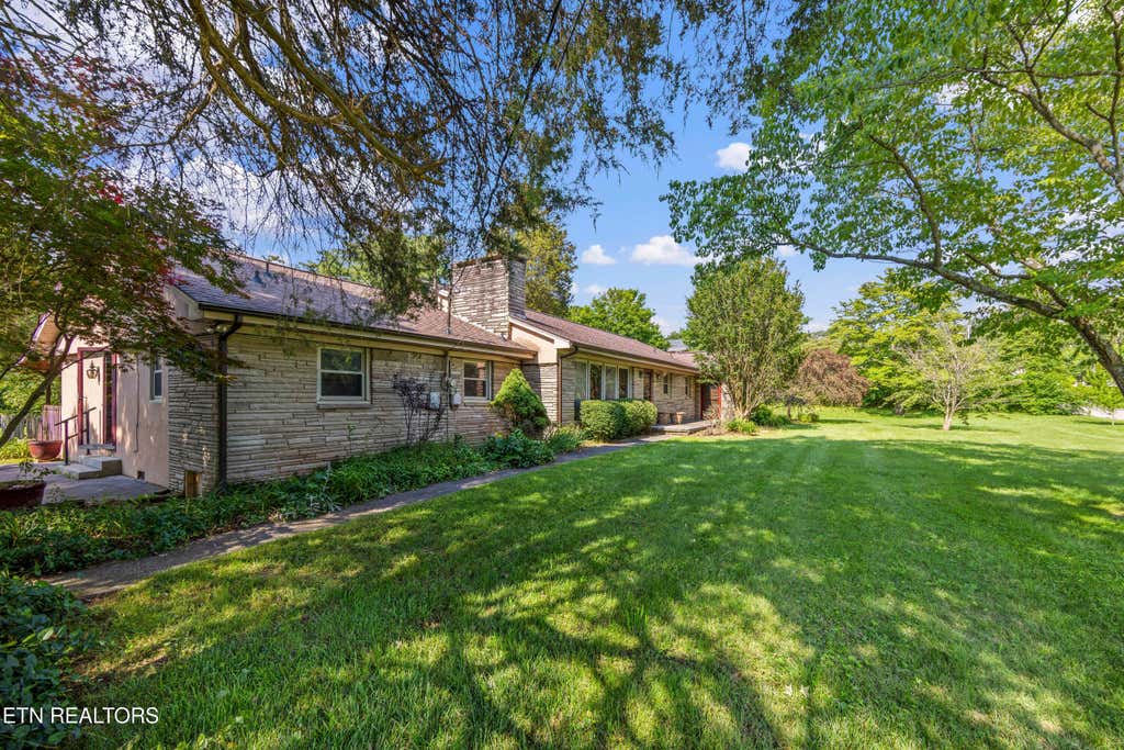 Photo of 2020 N Economy rd Rd, Morristown, TN 37814 (MLS # 1303785)