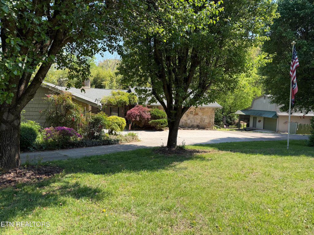 Photo of 5995 Beals Chapel Rd, Lenoir City, TN 37772 (MLS # 1336114)