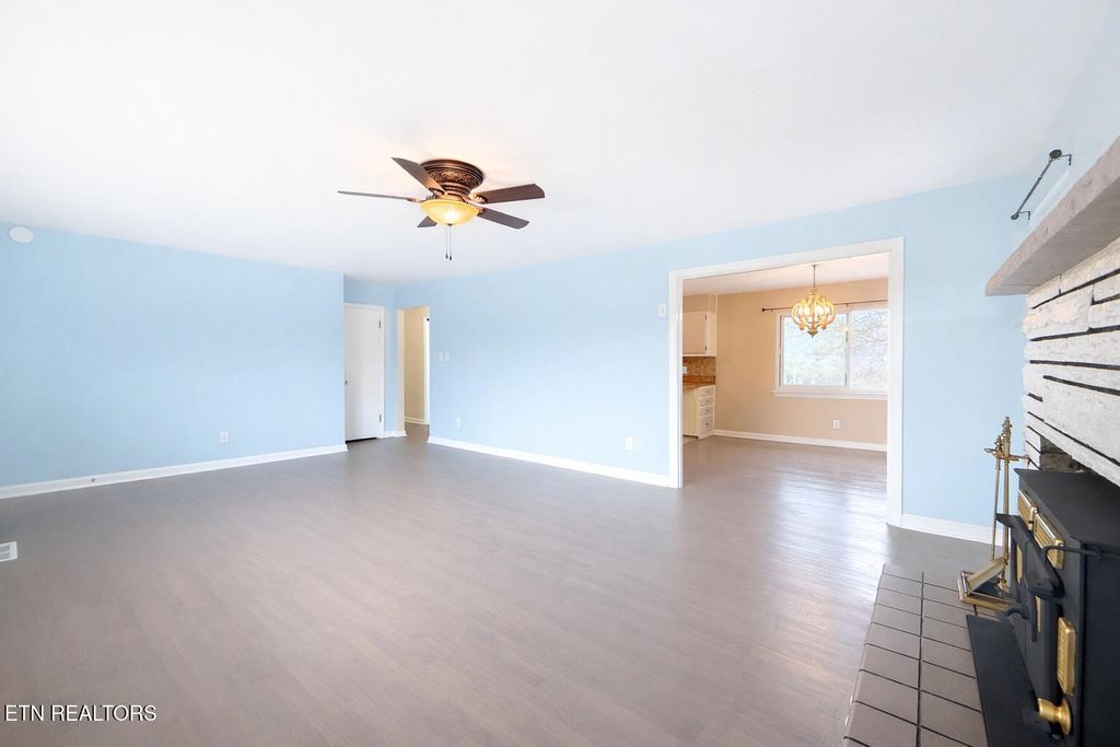 Photo of 713 Cooper Ave, Rockwood, TN 37854 (MLS # 1331075)