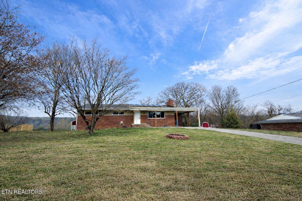Photo of 713 Cooper Ave, Rockwood, TN 37854 (MLS # 1331075)