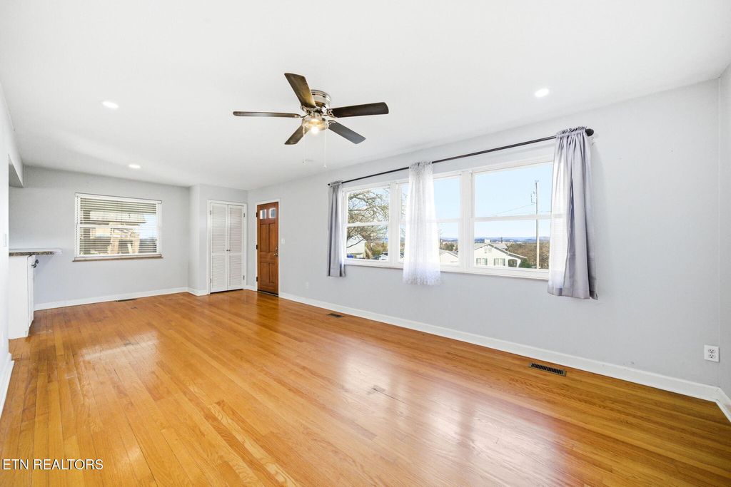 Photo of 407 Kildare Drive, Jefferson City, TN 37760 (MLS # 1326671)