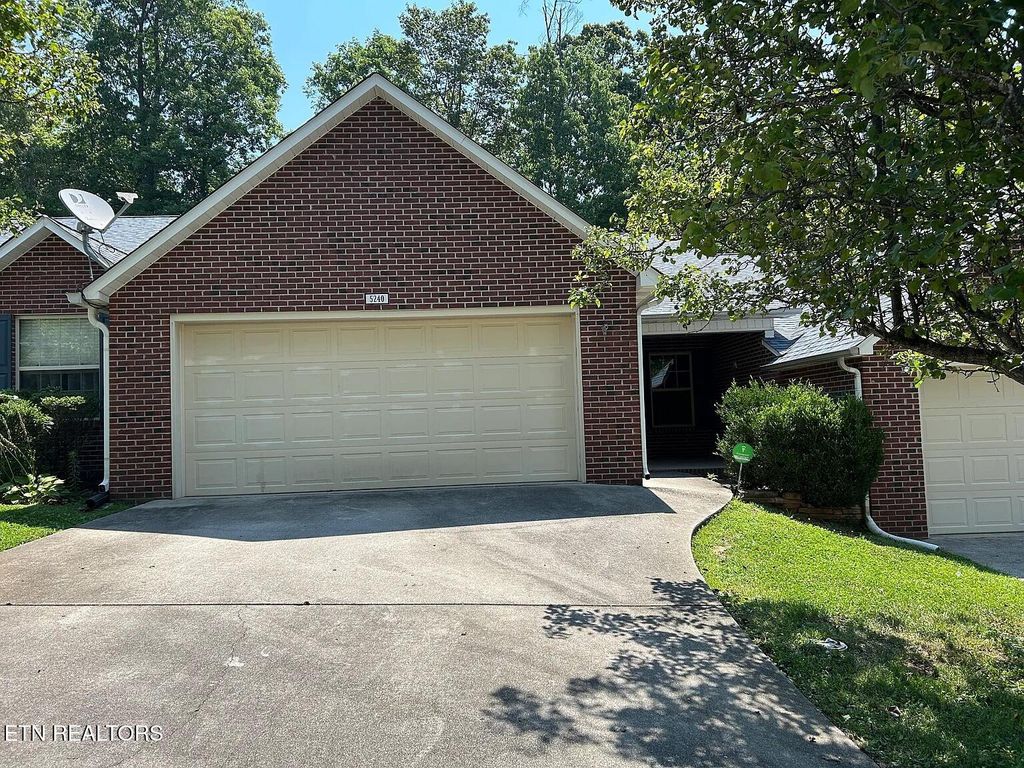 Photo of 5240 Avery Woods Lane, Knoxville, TN 37921 (MLS # 1319785)