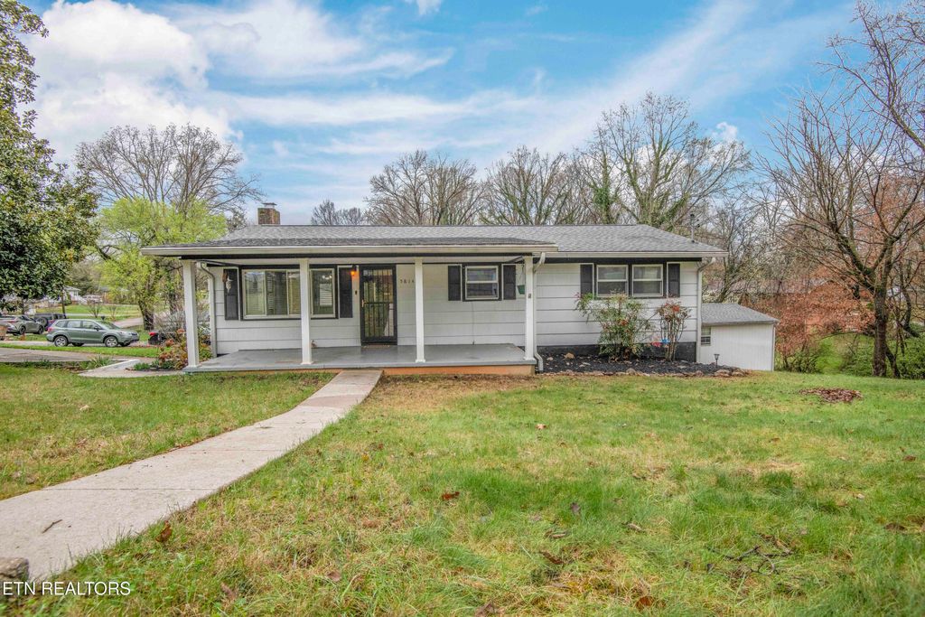 Photo of 5814 Blossom Rd, Knoxville, TN 37912 (MLS # 1332660)