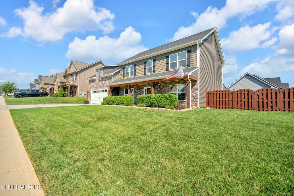 Photo of 1020 Aspen Glen Drive, Alcoa, TN 37701 (MLS # 1312374)