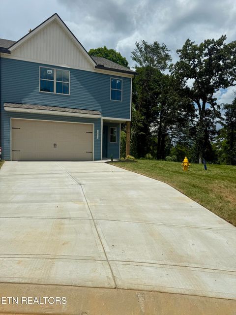 1827 Bennett Village Drive Maryville TN 37804