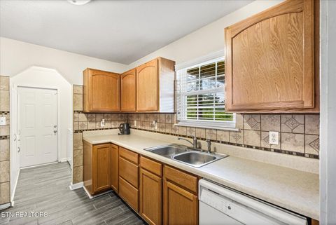 Tiny photo for 143 S Walden Drive, Harriman, TN 37748 (MLS # 1316441)