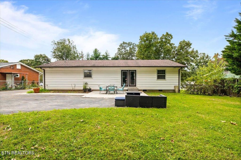 Photo of 5017 Fleetwood Dr Drive, Knoxville, TN 37921 (MLS # 1317822)