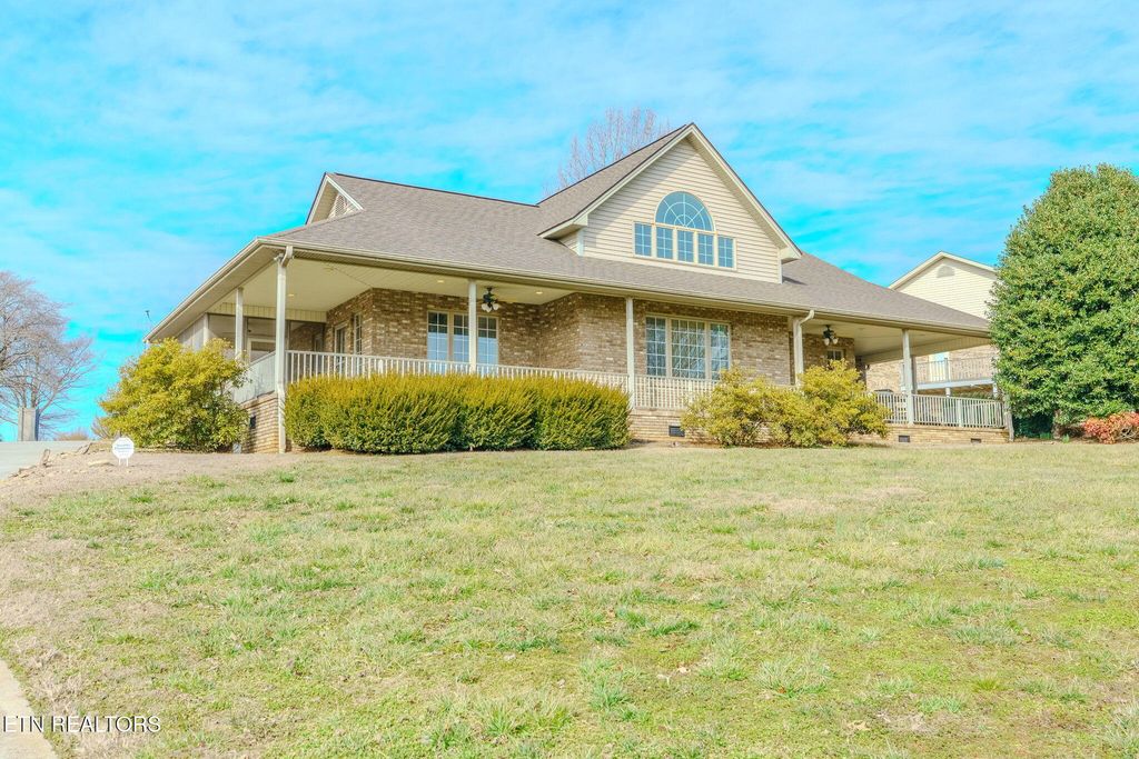 Photo of 2723 Madison Ridge Rdg, Sevierville, TN 37876 (MLS # 1327619)