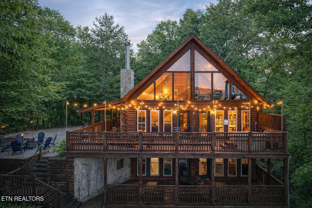 Photo of 531 Gatlin Drive, Gatlinburg, TN 37738 (MLS # 1358899)