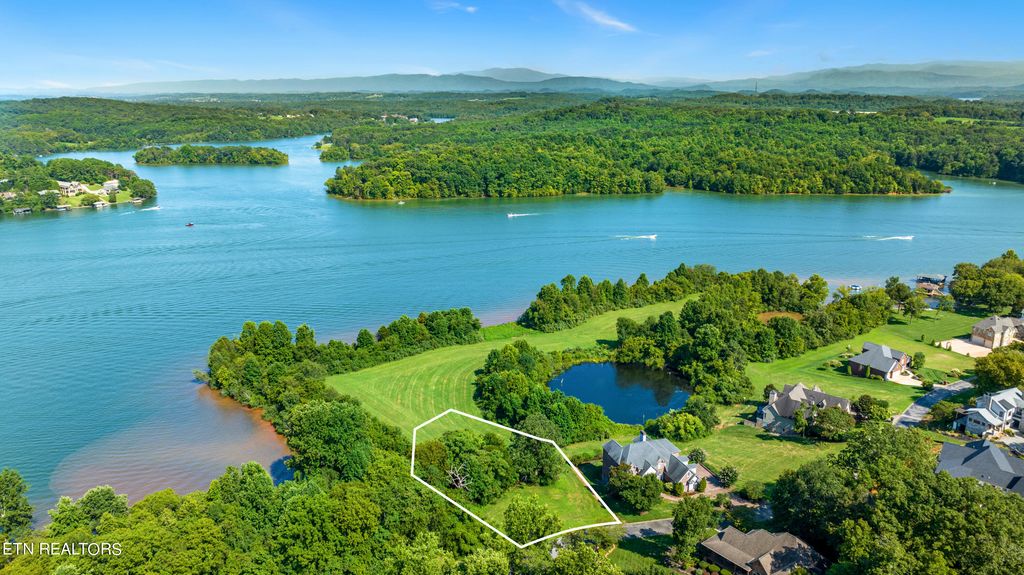 Photo of 360 Cormorant Drive, Vonore, TN 37885 (MLS # 1272397)