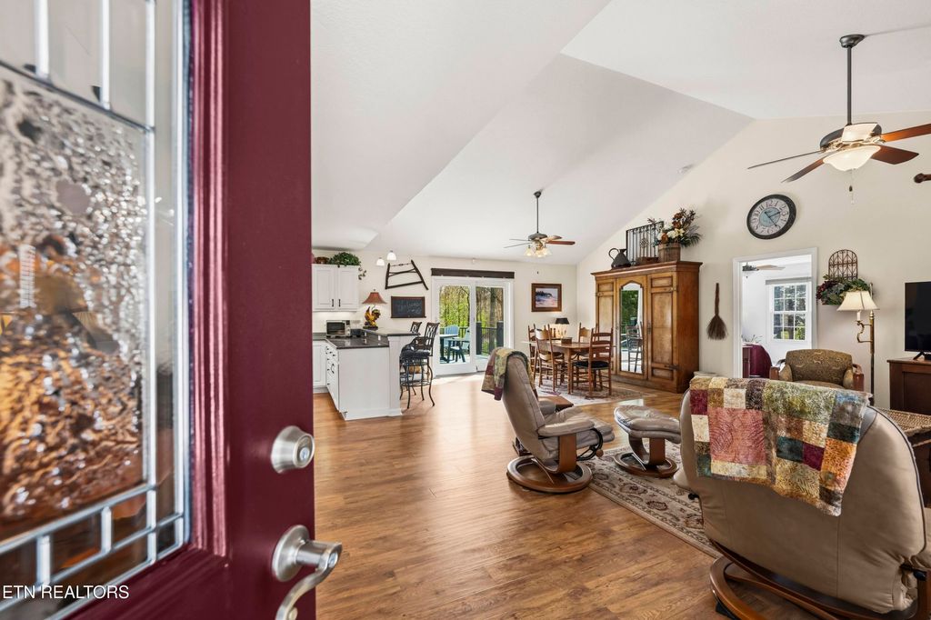 Photo of 114 Windsor Rd, Crossville, TN 38558 (MLS # 1335956)