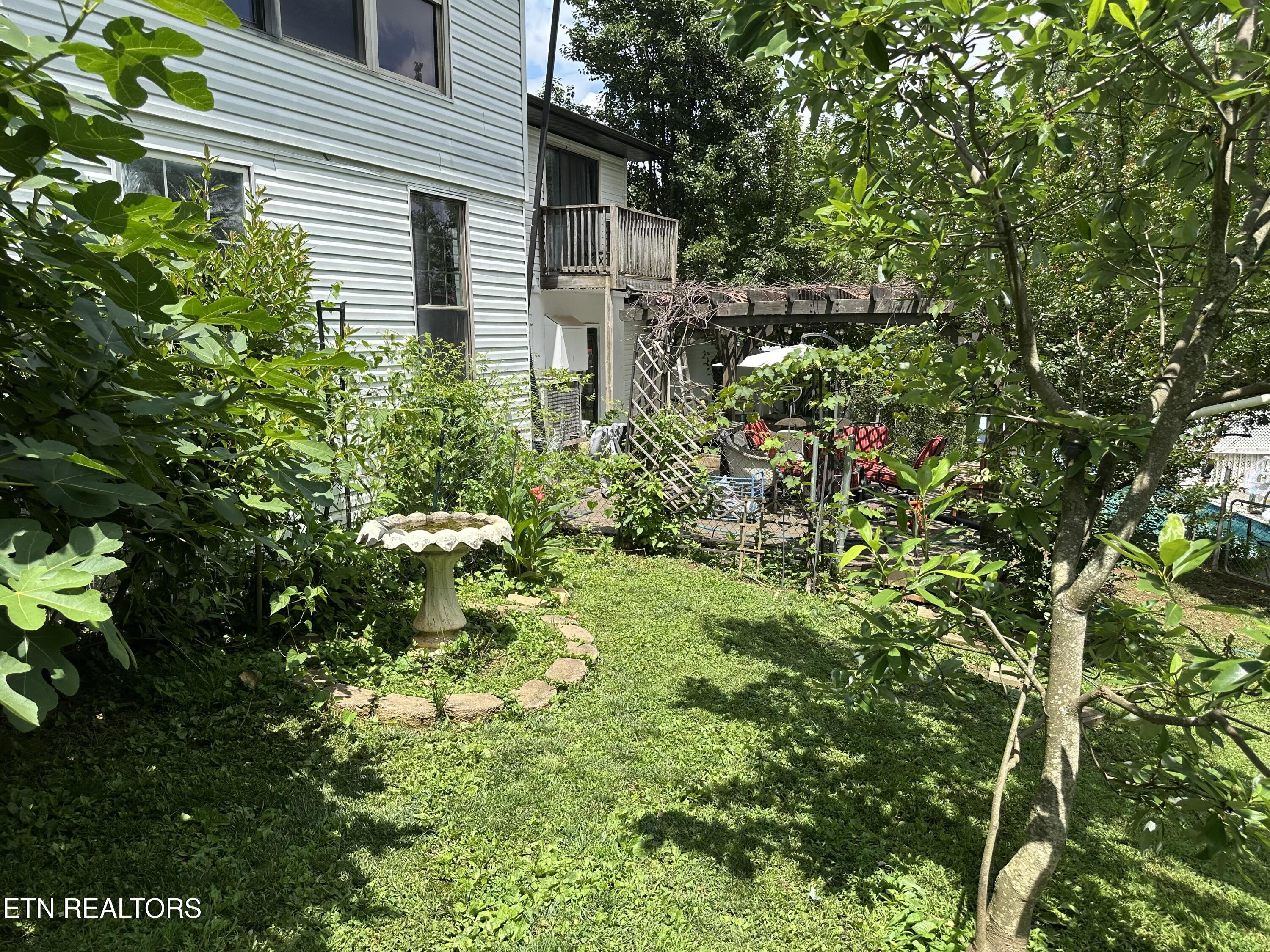 5242 Oakhill Drive