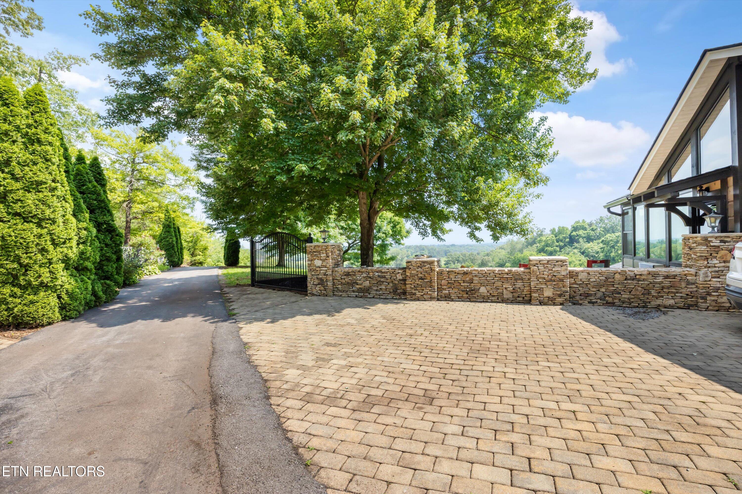 7075 Sinking Creek Rd
