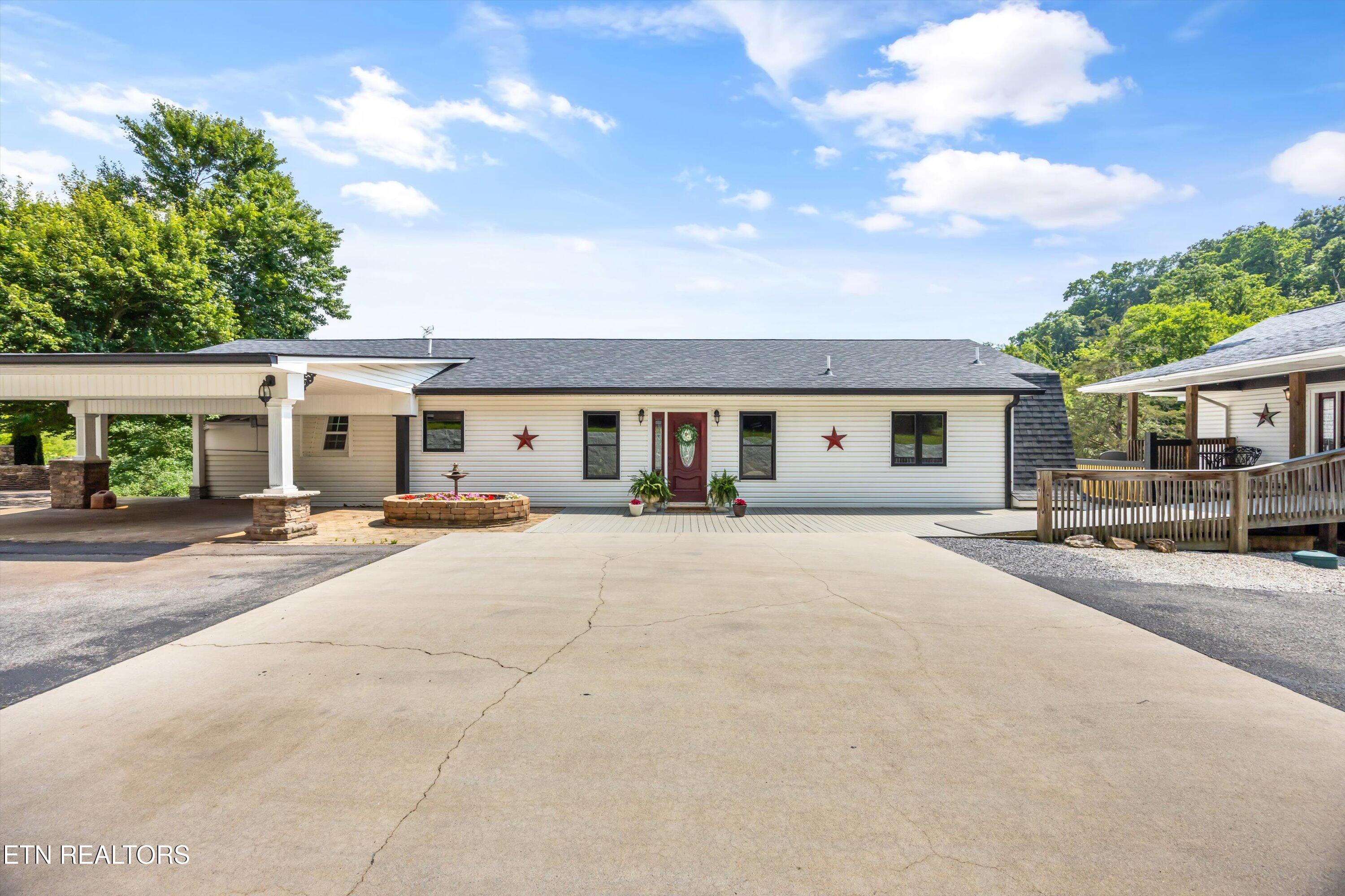 7075 Sinking Creek Rd