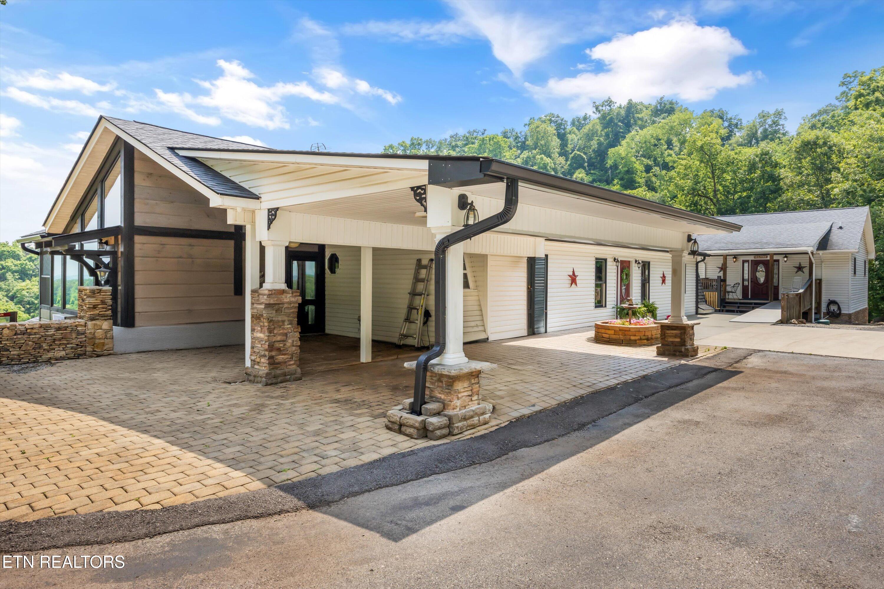 7075 Sinking Creek Rd