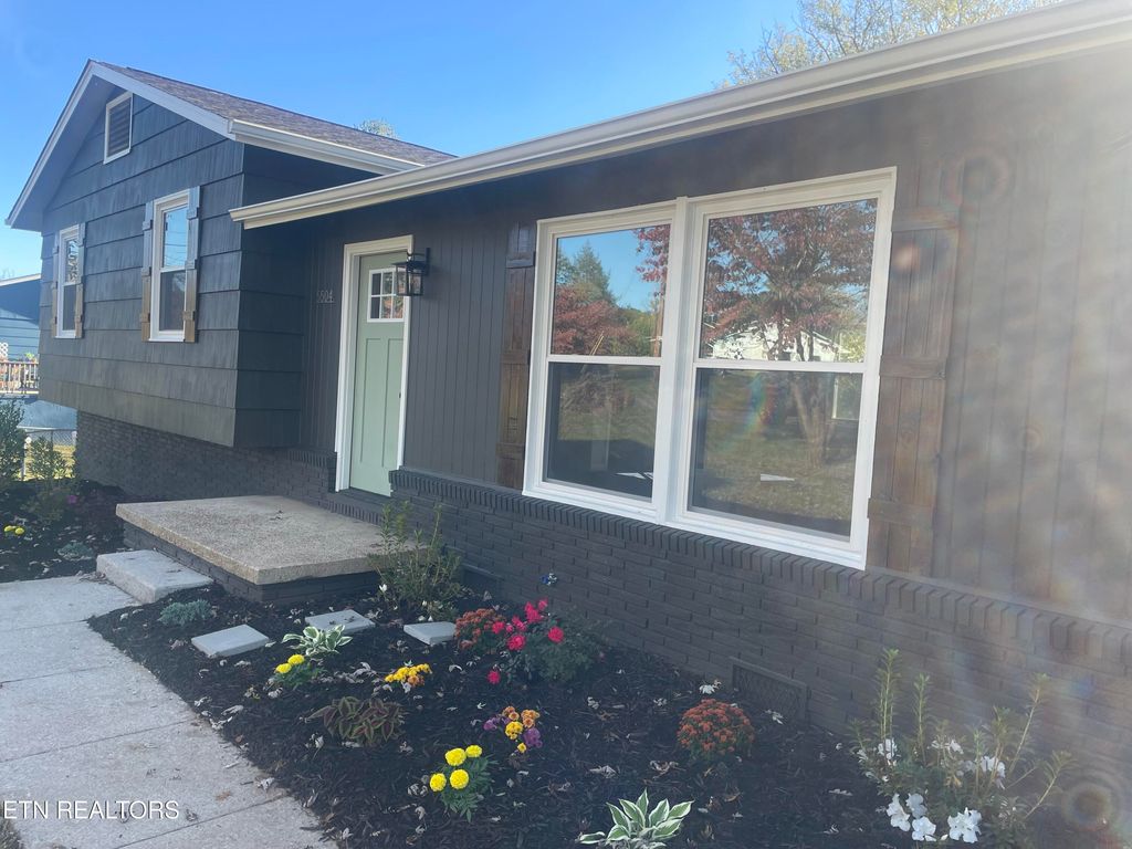 Photo of 5504 Newberry Rd, Knoxville, TN 37921 (MLS # 1319921)