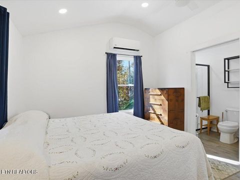 Tiny photo for 164 Paradise Point, New Tazewell, TN 37825 (MLS # 1325526)