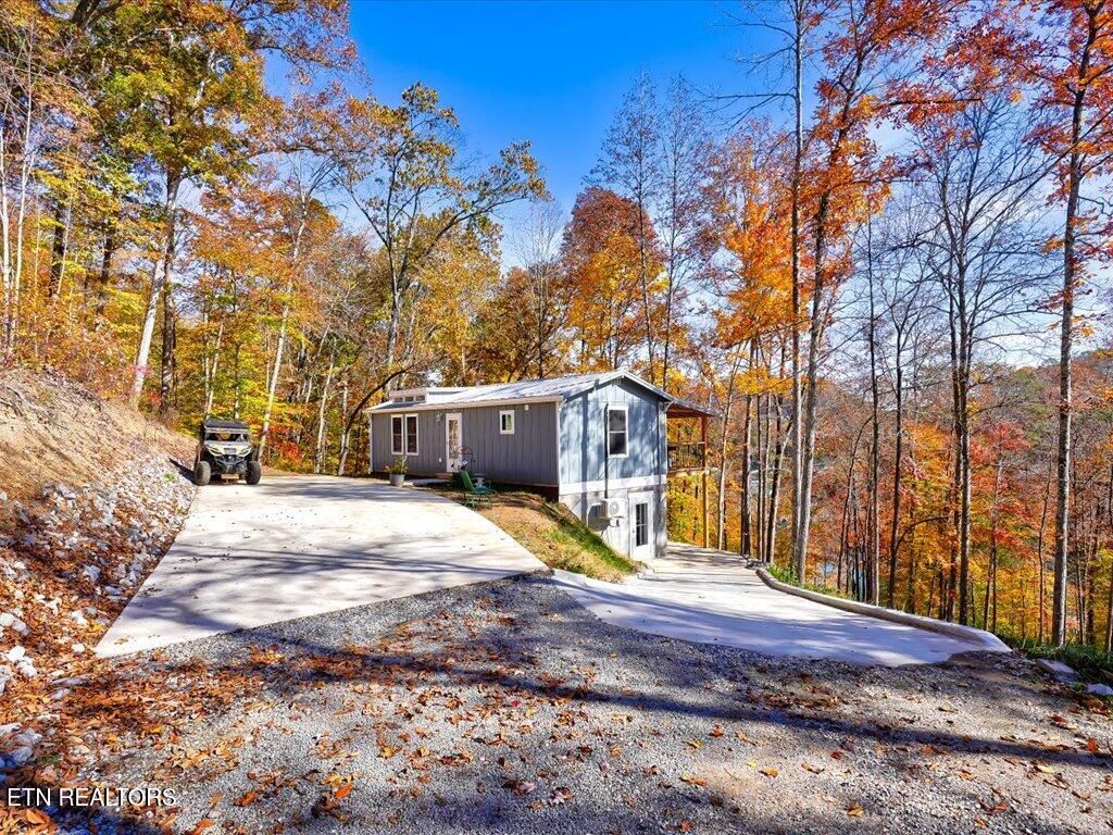 Photo of 164 Paradise Point, New Tazewell, TN 37825 (MLS # 1325526)