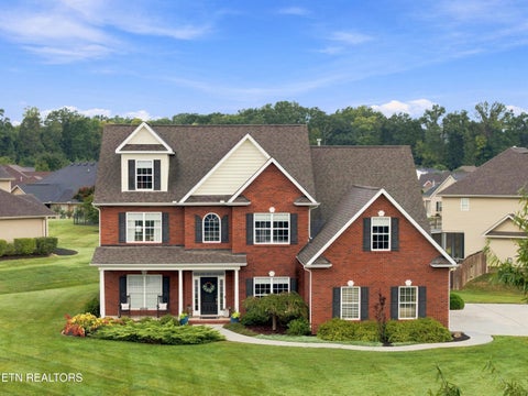 Photo of 329 Silver Leaf Drive, Lenoir City, TN 37772 (MLS # 1354868)