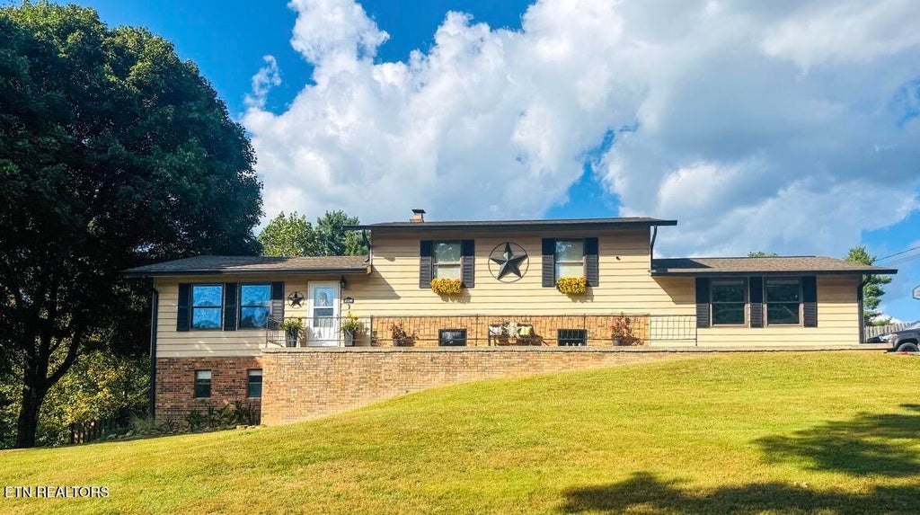 Photo of 2334 Litton Rd, Oneida, TN 37841 (MLS # 1355116)