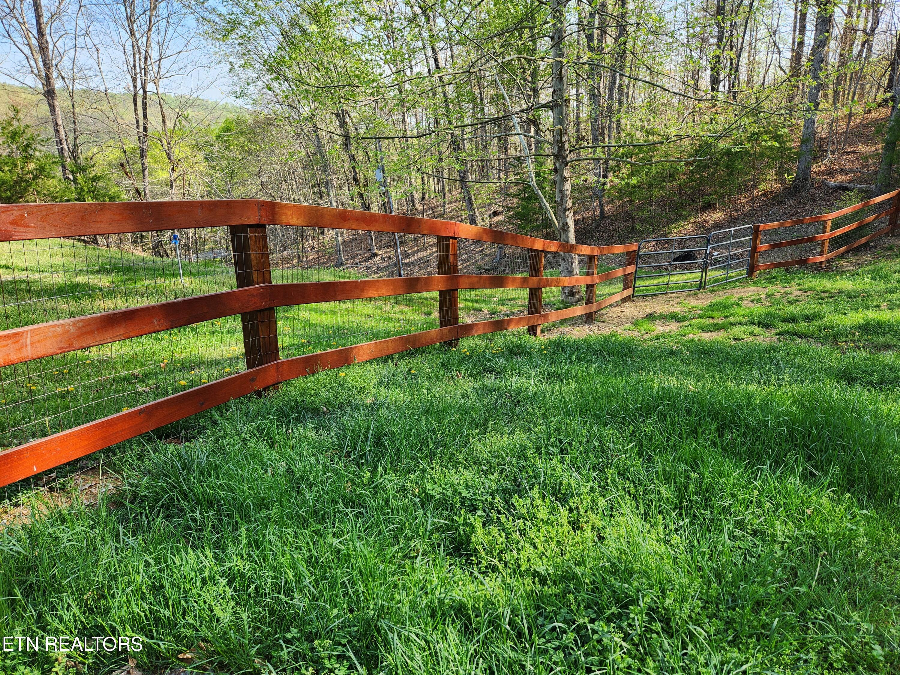 2476 Guinn Narrows Rd