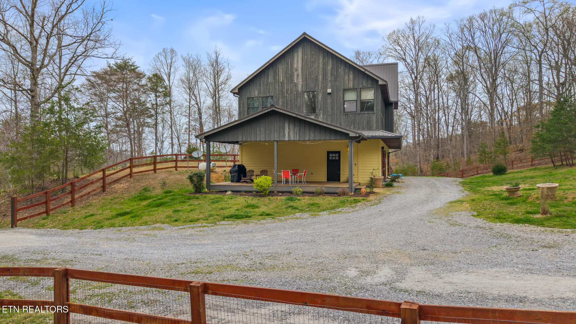 2476 Guinn Narrows Rd