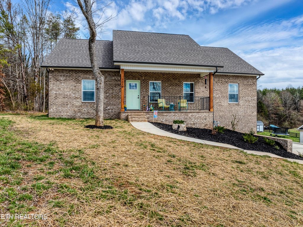 Photo of 1318 Tomahawk Drive, Maryville, TN 37803 (MLS # 1331757)