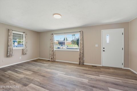 Tiny photo for 314 Spencer Drive, Harriman, TN 37748 (MLS # 1318876)