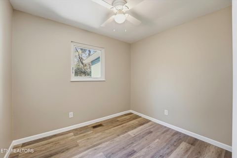 Tiny photo for 314 Spencer Drive, Harriman, TN 37748 (MLS # 1318876)