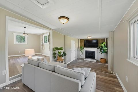 Tiny photo for 314 Spencer Drive, Harriman, TN 37748 (MLS # 1318876)
