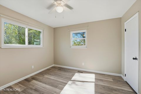 Tiny photo for 314 Spencer Drive, Harriman, TN 37748 (MLS # 1318876)